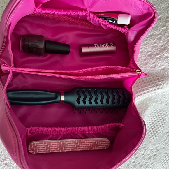 Maison bright pink cosmetic bag-like new - Picture 6 of 11